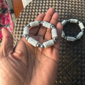 Elegant White and Silver Beaded Bracelet